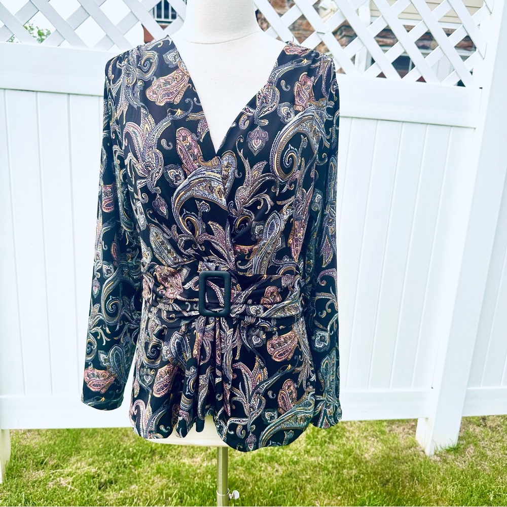 VENUS Paisley Belted Print Top - Picture 5 of 16